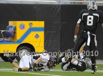 Thumbnail 1 in Hamilton vs. Desert Ridge (AIA State 5A-I Final) photogallery.