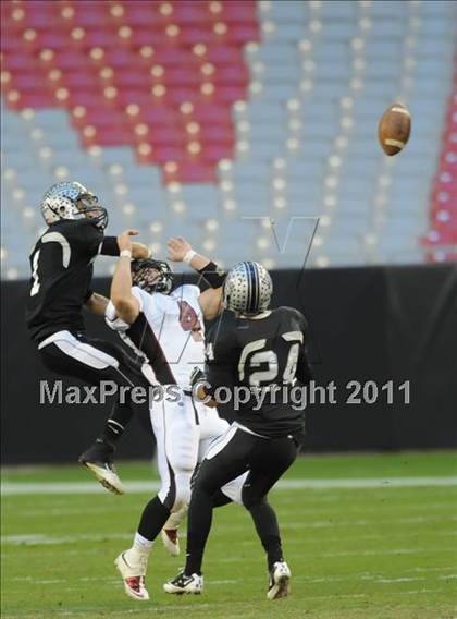 Thumbnail 3 in Hamilton vs. Desert Ridge (AIA State 5A-I Final) photogallery.