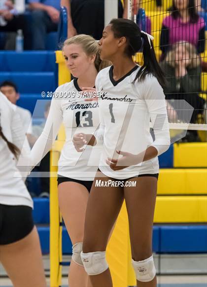 Thumbnail 3 in Archbishop Mitty vs. Sacred Heart Cathedral Preparatory (CIF-CCS Open Div. Semi-finals) photogallery.