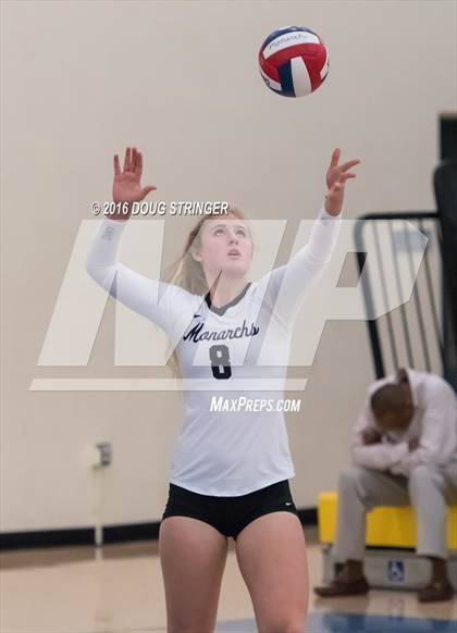 Thumbnail 2 in Archbishop Mitty vs. Sacred Heart Cathedral Preparatory (CIF-CCS Open Div. Semi-finals) photogallery.