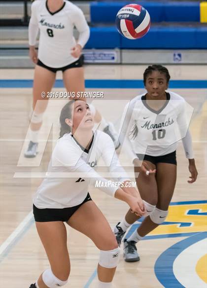 Thumbnail 3 in Archbishop Mitty vs. Sacred Heart Cathedral Preparatory (CIF-CCS Open Div. Semi-finals) photogallery.