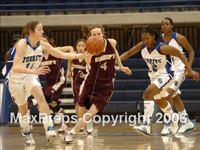 Thumbnail 3 in Bishop's vs. La Jolla Country Day (SDS D4 Final) photogallery.
