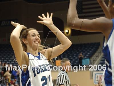 Thumbnail 2 in Bishop's vs. La Jolla Country Day (SDS D4 Final) photogallery.