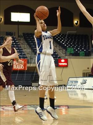 Thumbnail 3 in Bishop's vs. La Jolla Country Day (SDS D4 Final) photogallery.
