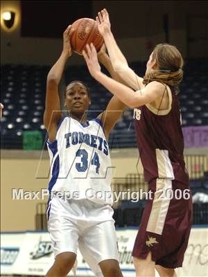 Thumbnail 3 in Bishop's vs. La Jolla Country Day (SDS D4 Final) photogallery.