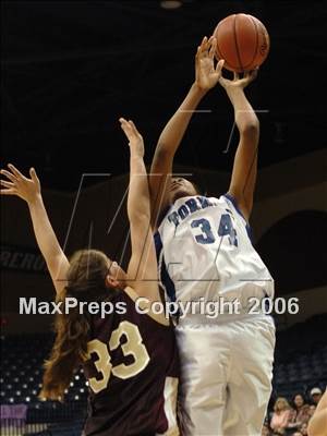 Thumbnail 3 in Bishop's vs. La Jolla Country Day (SDS D4 Final) photogallery.