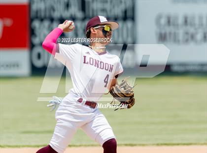 Thumbnail 1 in Santa Gertrudis Academy vs. London (UIL 3A Regional Finals) photogallery.