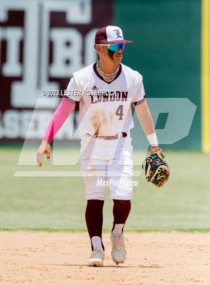 Thumbnail 2 in Santa Gertrudis Academy vs. London (UIL 3A Regional Finals) photogallery.