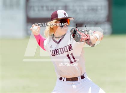 Thumbnail 3 in Santa Gertrudis Academy vs. London (UIL 3A Regional Finals) photogallery.