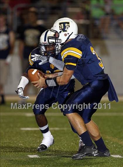 Thumbnail 2 in DeSoto @ Stony Point photogallery.