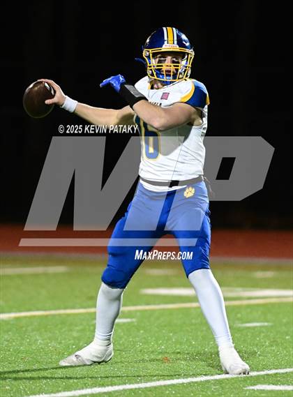 Thumbnail 2 in Brookfield @ Guilford (CIAC Class M Quarterfinal) photogallery.