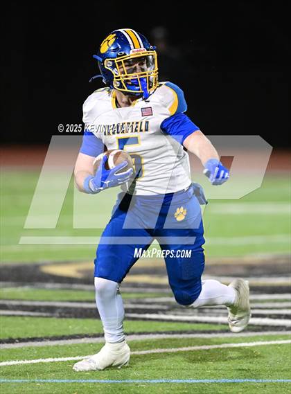 Thumbnail 2 in Brookfield @ Guilford (CIAC Class M Quarterfinal) photogallery.