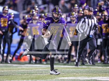 Thumbnail 2 in Smithville vs. Kearney (MSHSAA Class 4 District 8 Championship) photogallery.