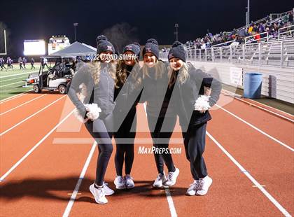 Thumbnail 2 in Smithville vs. Kearney (MSHSAA Class 4 District 8 Championship) photogallery.