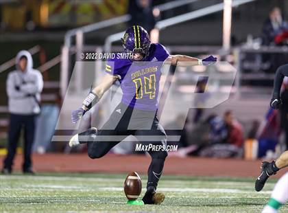 Thumbnail 2 in Smithville vs. Kearney (MSHSAA Class 4 District 8 Championship) photogallery.