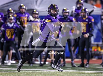 Thumbnail 1 in Smithville vs. Kearney (MSHSAA Class 4 District 8 Championship) photogallery.