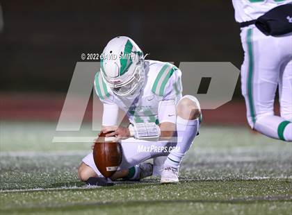 Thumbnail 2 in Smithville vs. Kearney (MSHSAA Class 4 District 8 Championship) photogallery.