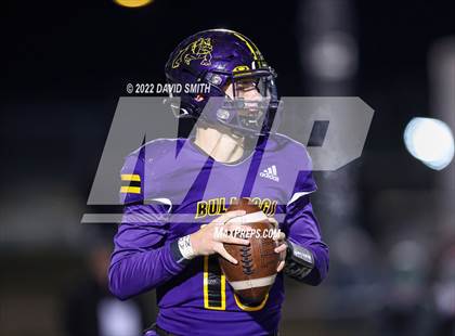 Thumbnail 2 in Smithville vs. Kearney (MSHSAA Class 4 District 8 Championship) photogallery.