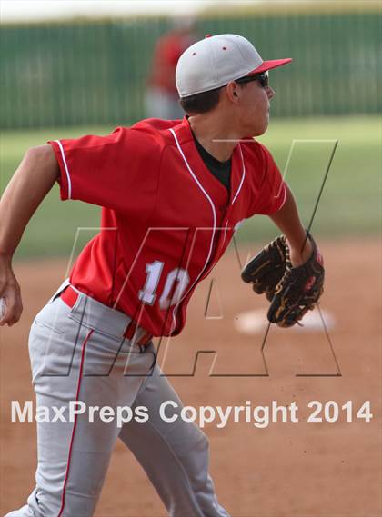 Thumbnail 2 in Perry-Lecompton vs. Baxter Springs (KSHSAA 4A D2 Quarterfinal) photogallery.