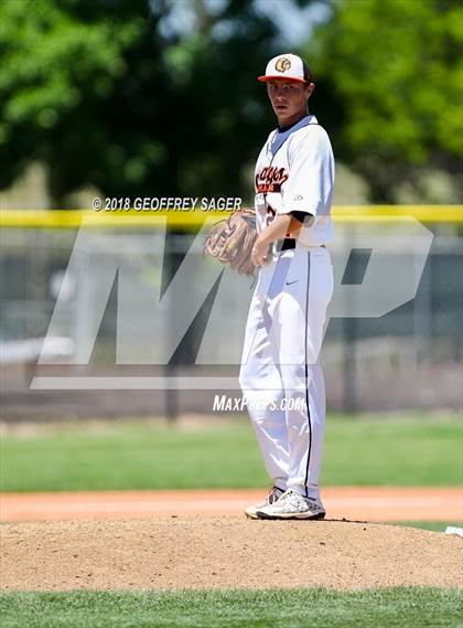 Thumbnail 2 in Lamar vs. University (CHSAA 3A State Final) photogallery.