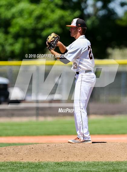 Thumbnail 2 in Lamar vs. University (CHSAA 3A State Final) photogallery.
