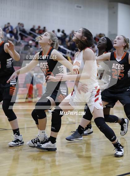 Thumbnail 2 in Amanda-Clearcreek vs Worthington Christian (OHSAA D3 Sectional Final) photogallery.
