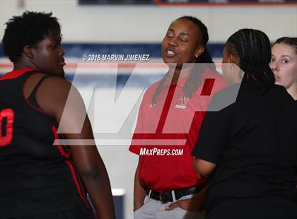 Thumbnail 1 in Antelope vs West photogallery.
