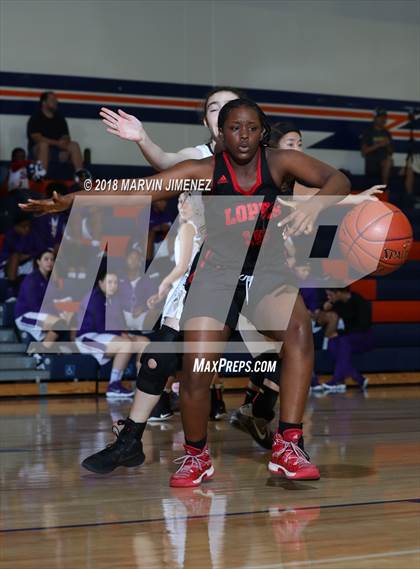 Thumbnail 2 in Antelope vs West photogallery.