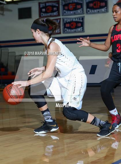 Thumbnail 1 in Antelope vs West photogallery.