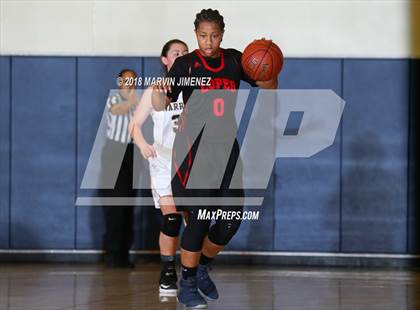 Thumbnail 3 in Antelope vs West photogallery.