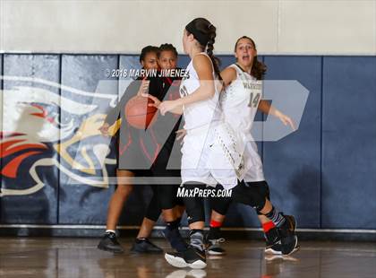 Thumbnail 1 in Antelope vs West photogallery.