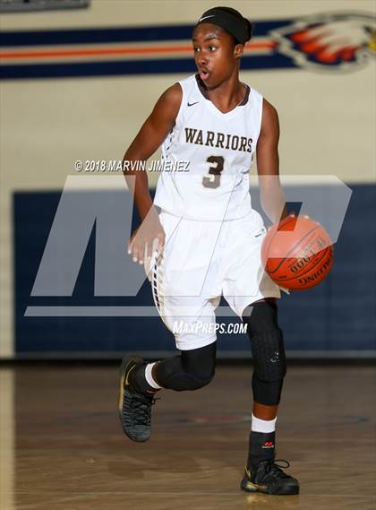 Thumbnail 1 in Antelope vs West photogallery.