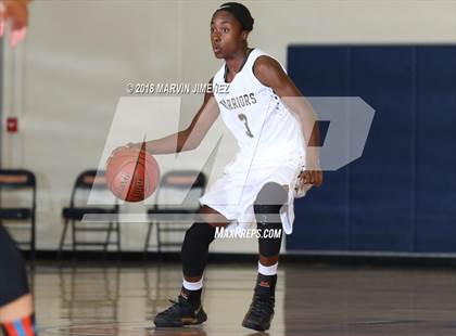 Thumbnail 3 in Antelope vs West photogallery.