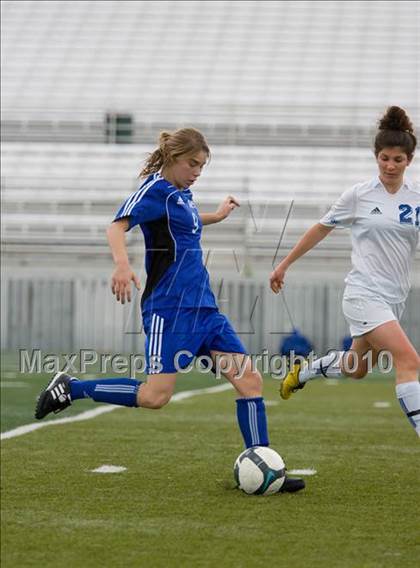 Thumbnail 3 in Christian Brothers vs. Davis (California Classic) photogallery.