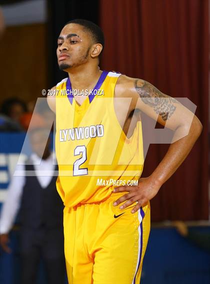 Thumbnail 3 in Lynwood vs. Serra (CIF SS Playoffs) photogallery.