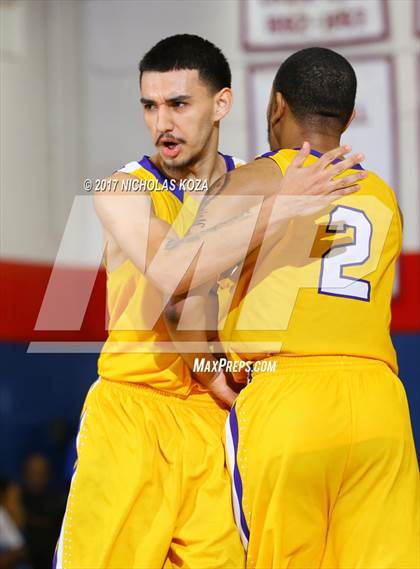 Thumbnail 3 in Lynwood vs. Serra (CIF SS Playoffs) photogallery.