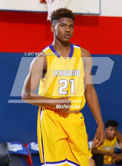 Thumbnail 3 in Lynwood vs. Serra (CIF SS Playoffs) photogallery.