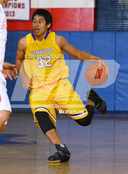 Thumbnail 2 in Lynwood vs. Serra (CIF SS Playoffs) photogallery.