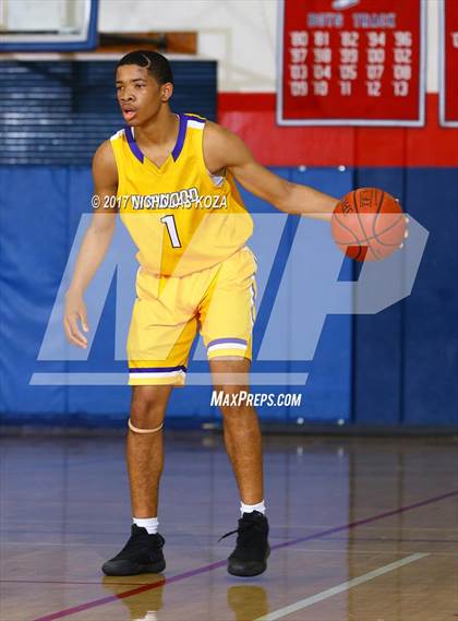 Thumbnail 1 in Lynwood vs. Serra (CIF SS Playoffs) photogallery.