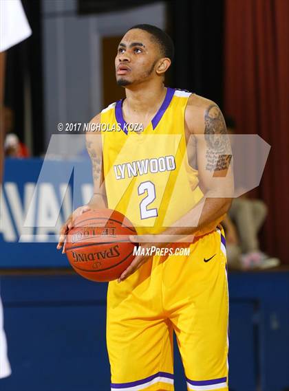 Thumbnail 1 in Lynwood vs. Serra (CIF SS Playoffs) photogallery.