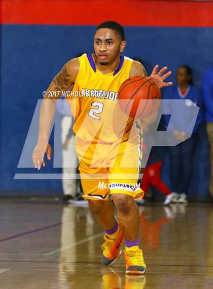 Thumbnail 3 in Lynwood vs. Serra (CIF SS Playoffs) photogallery.
