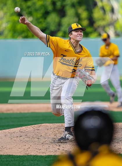 Thumbnail 1 in Foothill vs. Tustin photogallery.
