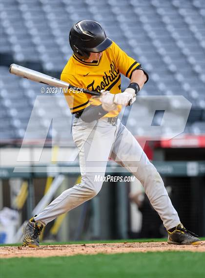 Thumbnail 1 in Foothill vs. Tustin photogallery.