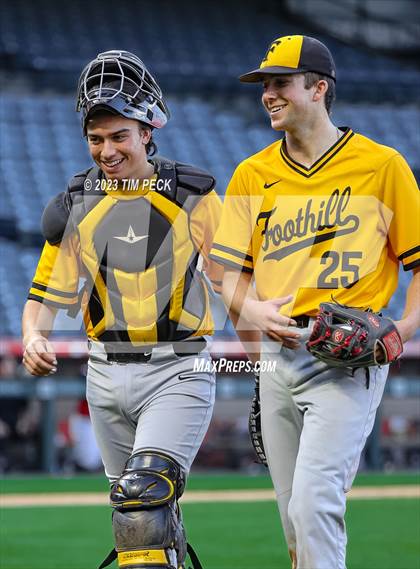 Thumbnail 3 in Foothill vs. Tustin photogallery.
