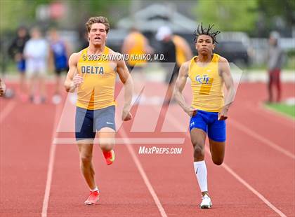 Thumbnail 3 in Noblesville Invitational (100 meter) photogallery.