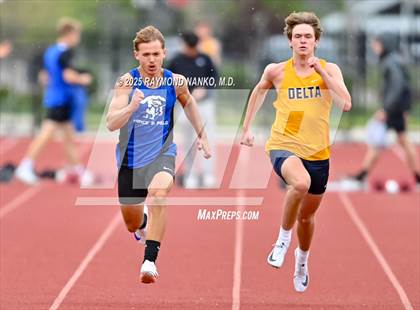 Thumbnail 3 in Noblesville Invitational (100 meter) photogallery.
