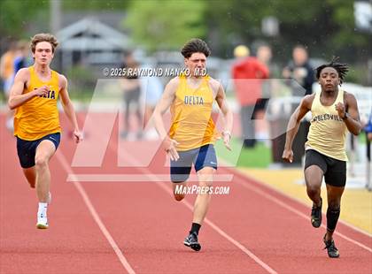 Thumbnail 3 in Noblesville Invitational (100 meter) photogallery.