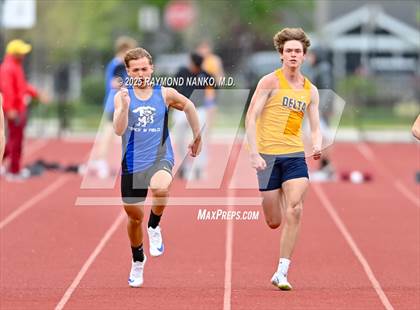 Thumbnail 1 in Noblesville Invitational (100 meter) photogallery.