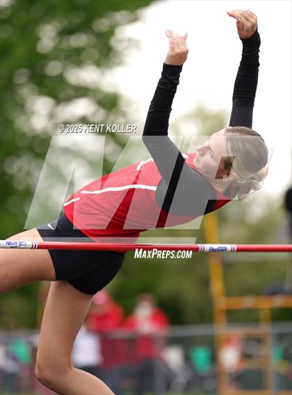 Thumbnail 1 in Chippewa Valley @ Dakota (MAC Red Championship) photogallery.