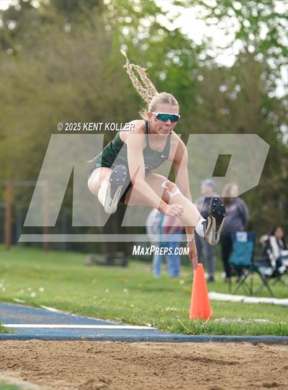 Thumbnail 1 in Chippewa Valley @ Dakota (MAC Red Championship) photogallery.